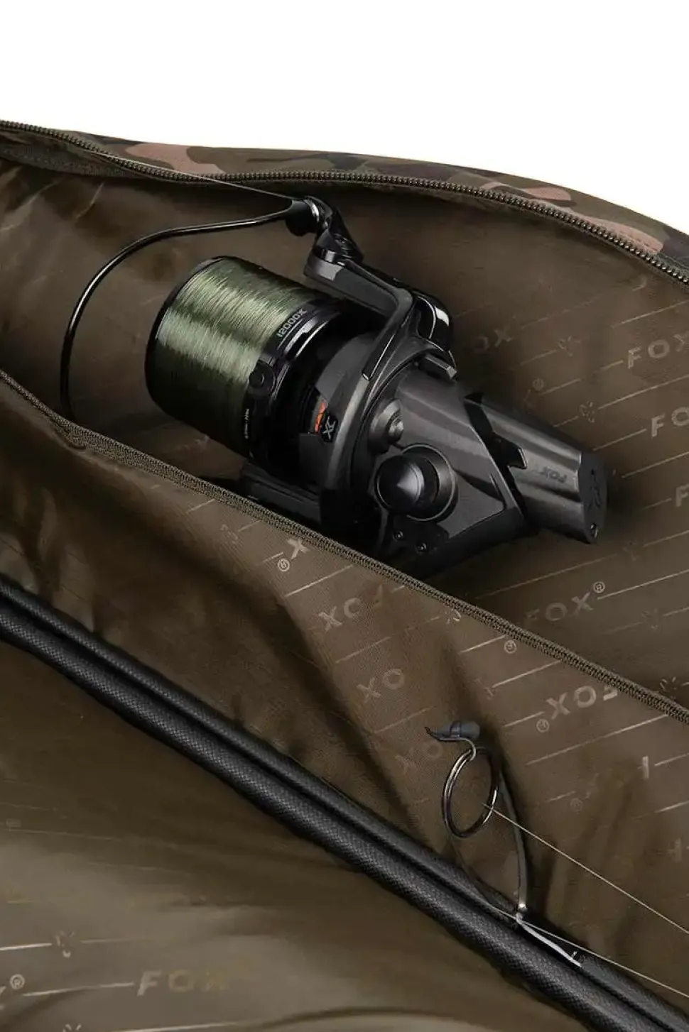 FOX Carp Camolite 12' 6 Rod Hardcase